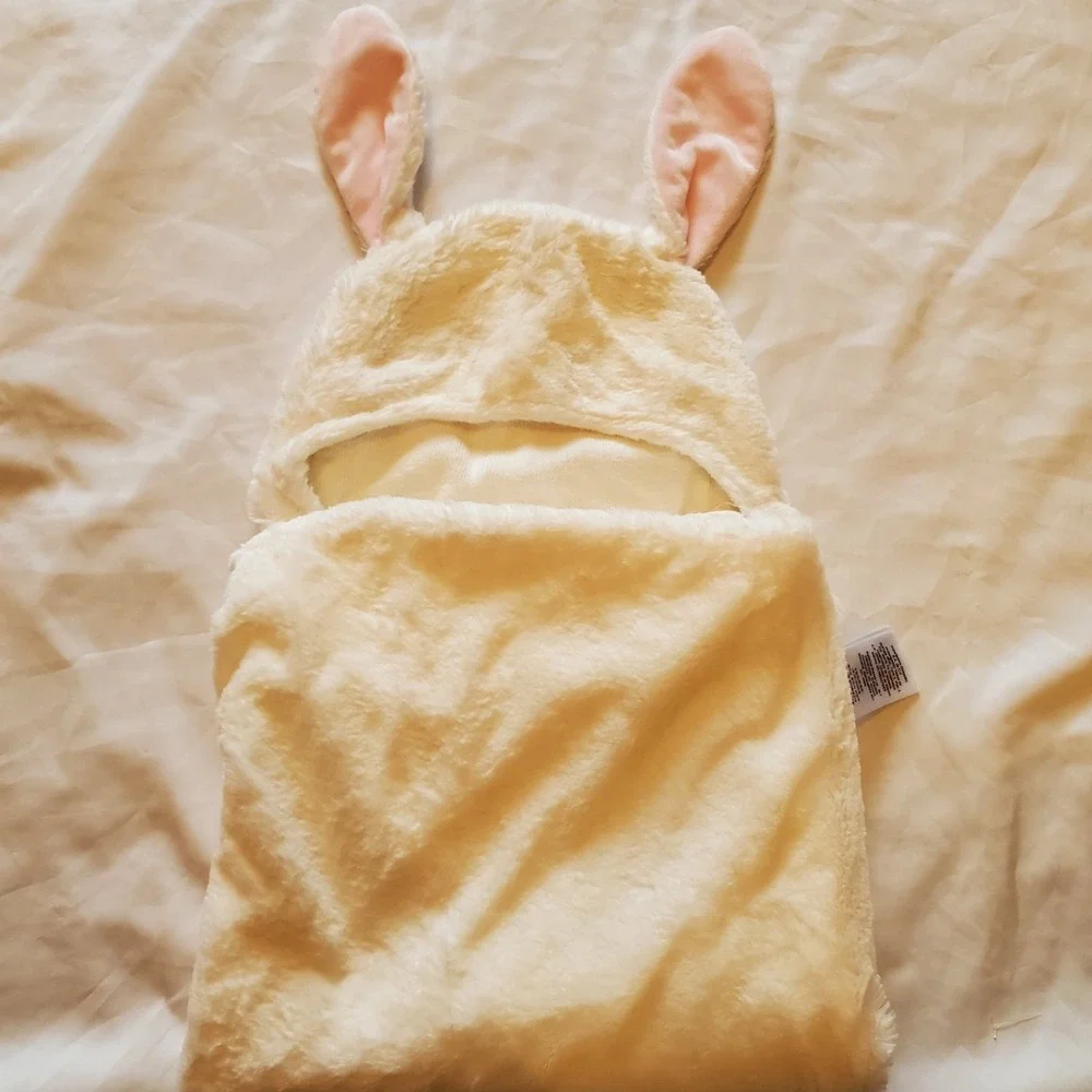 Pottery‎ Barn Kids White Plush Faux Fur Hooded Bunny Rabbit Towel